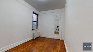 1502 1st Ave in Manhattan, NY - Foto de edificio - Building Photo