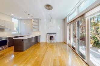 140 Banks St in Cambridge, MA - Building Photo - Building Photo