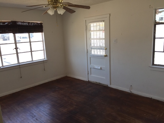 1321 Chadbourne St in El Paso, TX - Building Photo - Building Photo