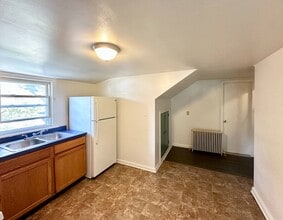 4 Maple Ave in Albany, NY - Building Photo - Building Photo