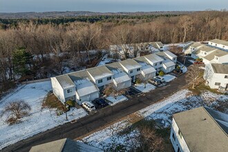 Chippenwood Estates in Bristol, CT - Building Photo - Building Photo
