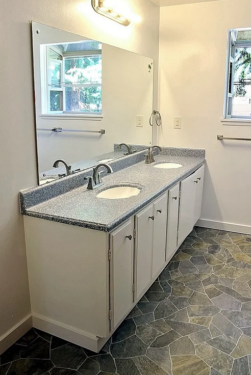 1308 Dayton Ave NE in Renton, WA - Building Photo - Building Photo
