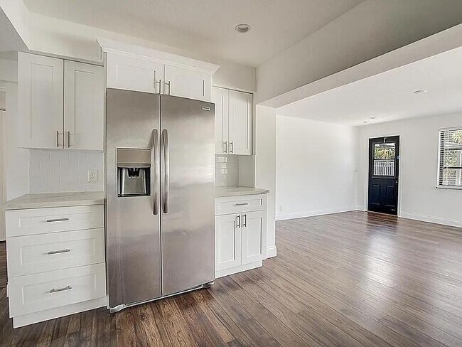 715 W Palm St in Lantana, FL - Building Photo - Building Photo