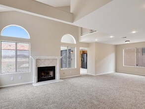 50 Tidwell Ln in Henderson, NV - Building Photo - Building Photo