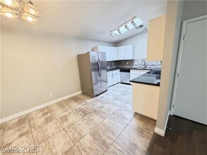 1913 Poppy Hill St in Las Vegas, NV - Building Photo - Building Photo