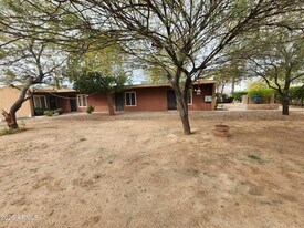 2735 W Tuckey Ln in Phoenix, AZ - Building Photo