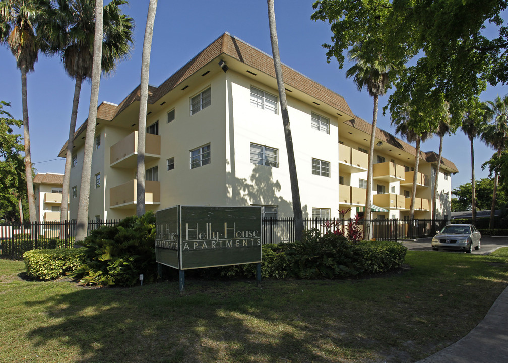 Holly House Apartments in North Miami, FL - Building Photo