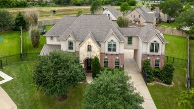 2034 Baker Estates Dr in Houston, TX - Building Photo - Building Photo