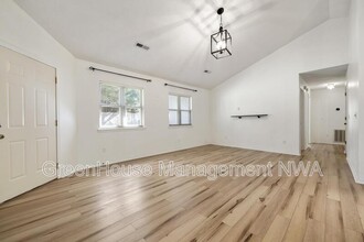 48 Ettington Dr in Bella Vista, AR - Building Photo - Building Photo