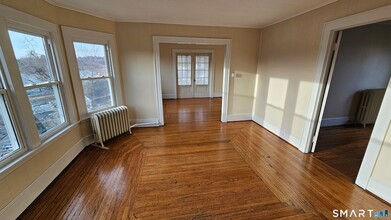 15 Bragaw St, Unit 102 in New London, CT - Building Photo - Building Photo