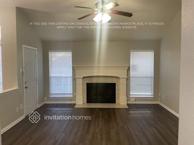 1350 Shrub Oak Dr in League City, TX - Foto de edificio - Building Photo