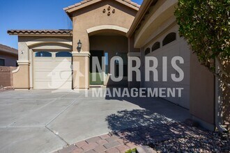 526 E Kona Dr in Casa Grande, AZ - Building Photo - Building Photo
