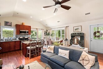 13 Meadowbrook Ave in Rumson, NJ - Building Photo - Building Photo