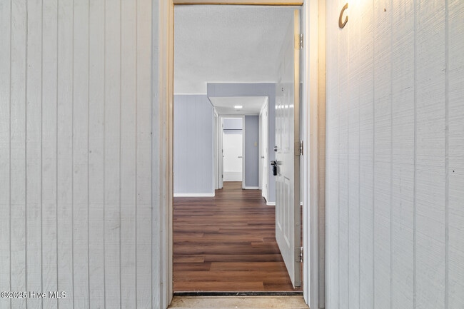 property at 107 Ravenwood Dr