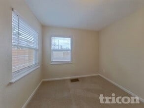 1364 Ironton St in Aurora, CO - Building Photo - Building Photo