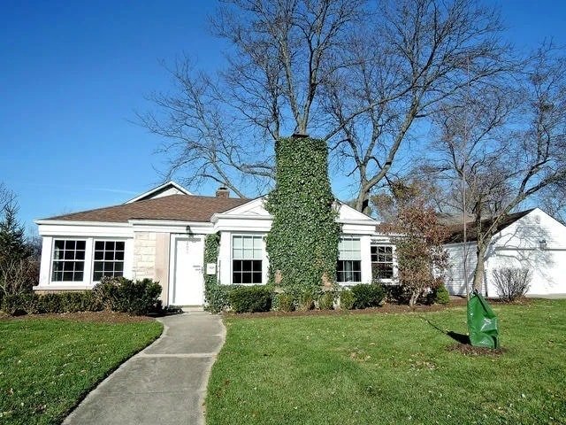 property at 203 E Oak Ave