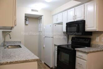 11130 N Stratford Dr in Oklahoma City, OK - Building Photo - Building Photo