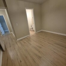 4021 Platt Springs Rd in West Columbia, SC - Foto de edificio - Building Photo