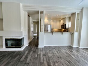 12604 Carmel Country Rd in San Diego, CA - Building Photo - Building Photo