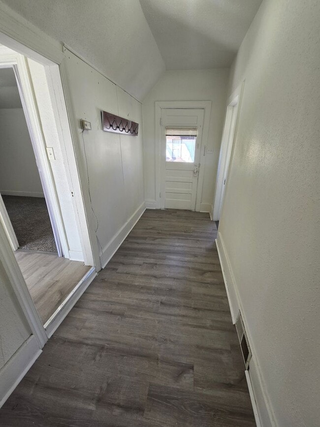 5006 Morningside Ave in Sioux City, IA - Building Photo - Building Photo