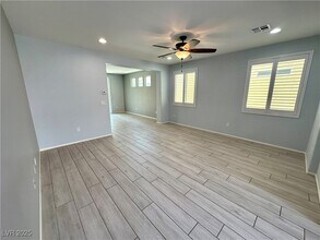 9527 Ridgeglen Ct in Las Vegas, NV - Building Photo - Building Photo