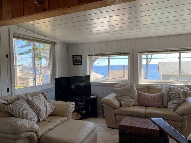 46 Wards Cove Rd in Standish, ME - Building Photo - Building Photo