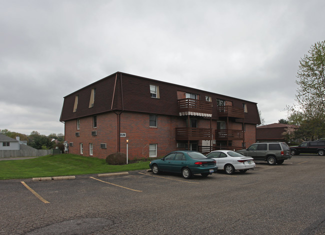 Wales Ridge II Apartments in Massillon, OH - Building Photo - Building Photo