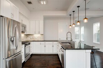 2005 Bluebonnet Ln in Austin, TX - Building Photo - Building Photo