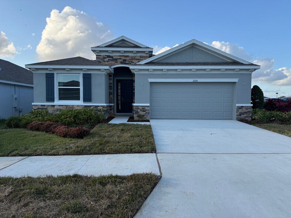 11105 Cotton Vale Pl in San Antonio, FL - Building Photo