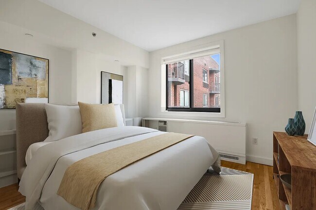 101 W 15th St in New York, NY - Building Photo - Building Photo