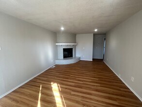 9580 W Hoff Dr in Garden City, ID - Building Photo - Building Photo