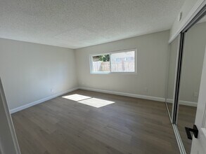 18912 Valley Cir in Huntington Beach, CA - Building Photo - Building Photo