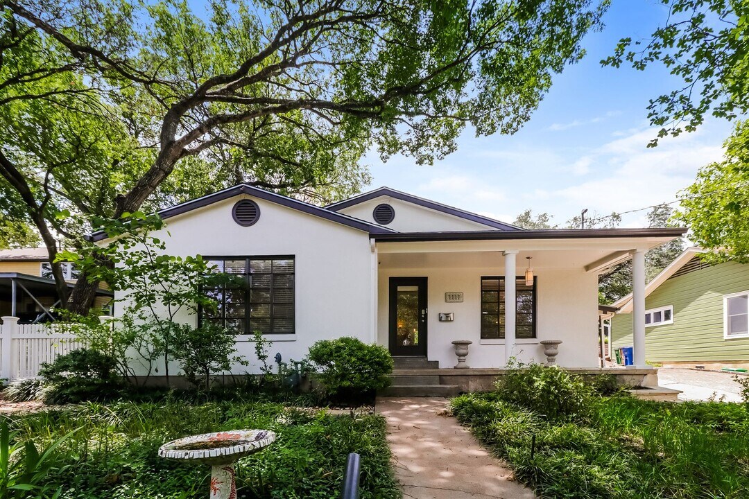 1111 Reagan Terrace in Austin, TX - Building Photo
