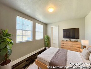 116 Dolores Ave in San Antonio, TX - Building Photo - Building Photo