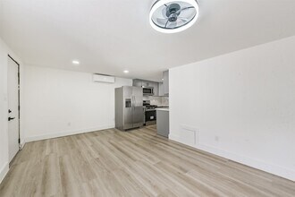 4605 Norhill Blvd in Houston, TX - Building Photo - Building Photo