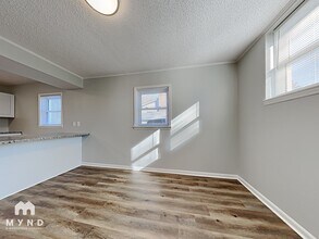 2517 Devon Dr in Dallas, NC - Foto de edificio - Building Photo