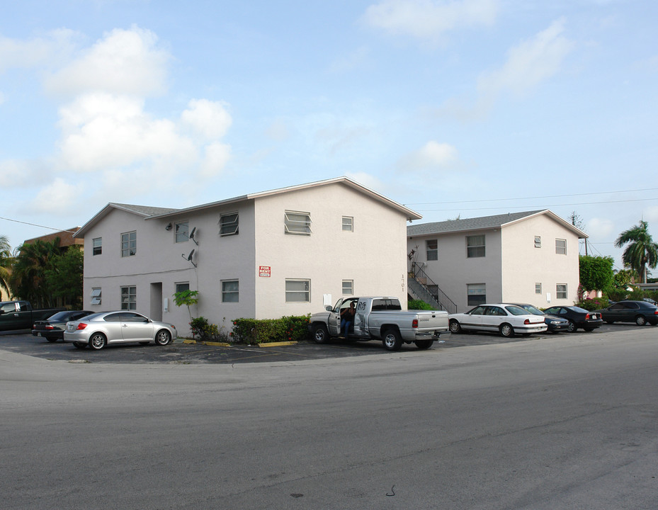 Sunrise Lofts in Sunrise, FL - Building Photo