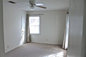109 Belle Point Pkwy in Brunswick, GA - Foto de edificio - Building Photo