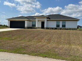 3918 NW 40th Terrace in Cape Coral, FL - Building Photo