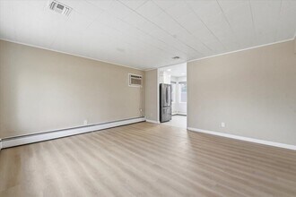 52 Markham Rd in Edison, NJ - Building Photo - Building Photo