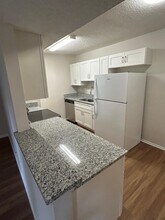 1600 Big Tree Rd, Unit J2 in Daytona Beach, FL - Building Photo - Building Photo