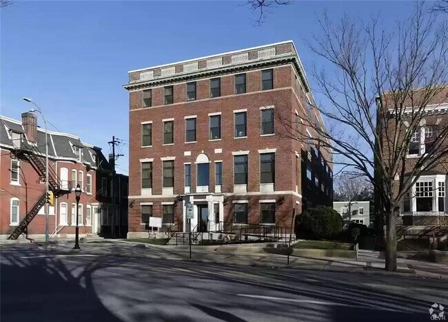 property at 528 N New St