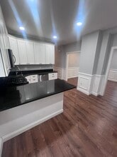 38 Crescent Ave, Unit 1 in Boston, MA - Foto de edificio - Building Photo