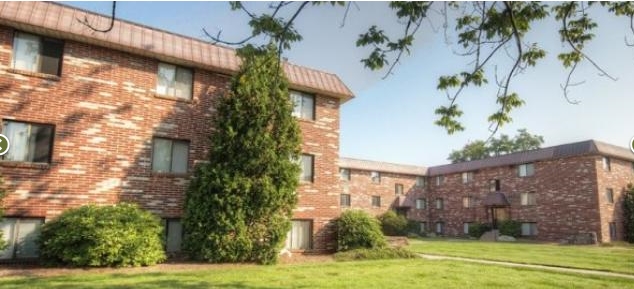 COURTYARD PRINCETON PLACE in Worcester, MA - Building Photo