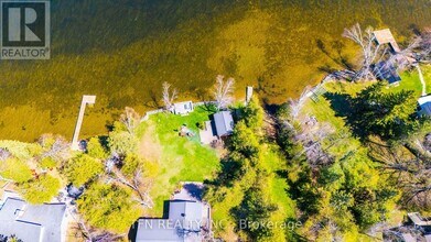 4 Pinewood Blvd in Kawartha Lakes, ON - Building Photo - Building Photo