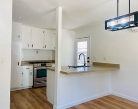 107 E Eucalyptus St in Ojai, CA - Building Photo - Building Photo