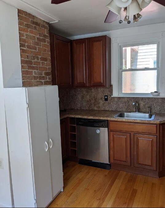 19 Pinckney St, Unit 1 in Somerville, MA - Foto de edificio - Building Photo