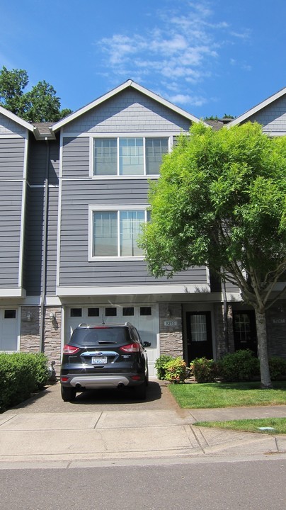 Liberty Oaks Townhomes in Tualatin, OR - Foto de edificio