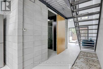 781 Craven Rd in Toronto, ON - Building Photo - Building Photo