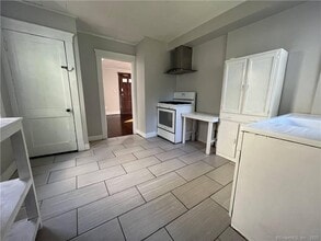 941 1st Ave in West Haven, CT - Building Photo - Building Photo